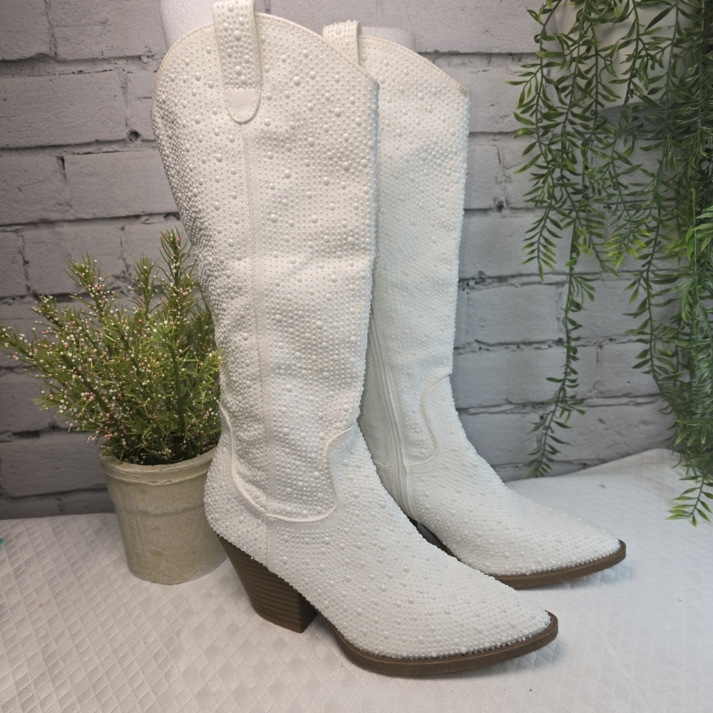 FOREVER YOURS WHITE WESTERN BOOT WHITE STUDDED DETAIL BLING WOMENS 7.5 EUC